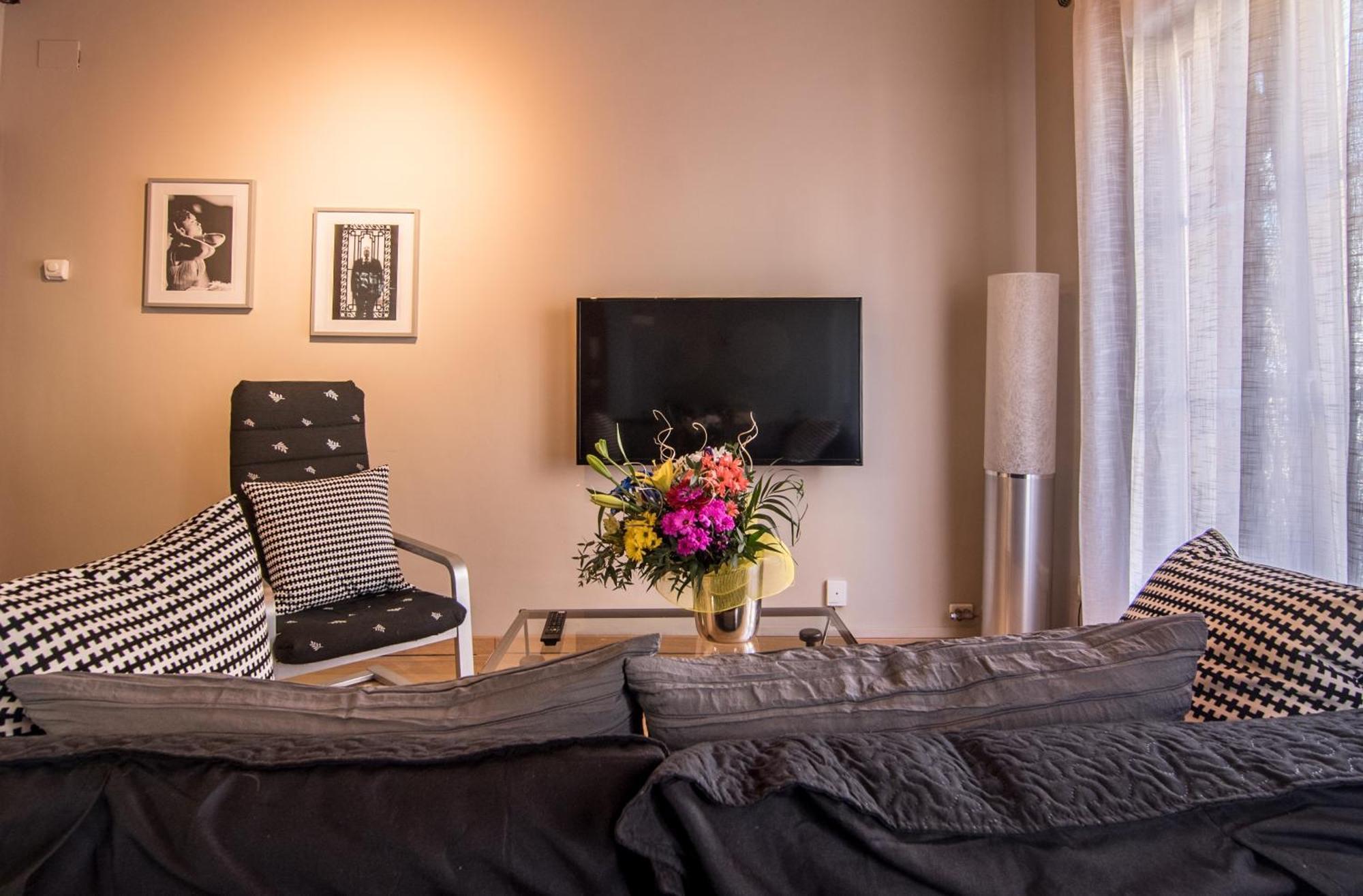 Haro Apartments Luaran gambar